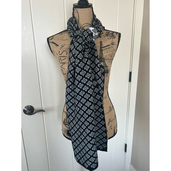 Vera Bradley Mini Concerto Black and White Scarf - Picture 1 of 6